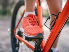 Jakie buty na rower gravel wybrać, aby uniknąć dyskomfortu?