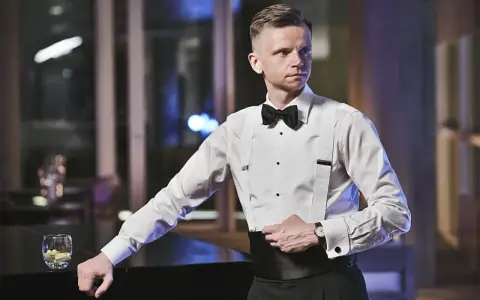 Jaka koszula do smokingu? Oto kluczowe cechy idealnej koszuli