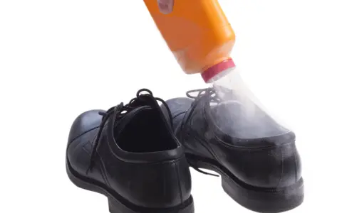 Skuteczne domowe sposoby na śmierdzące buty - pozbądź się zapachu